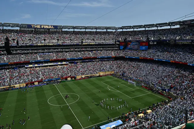 Una vista general del estadio