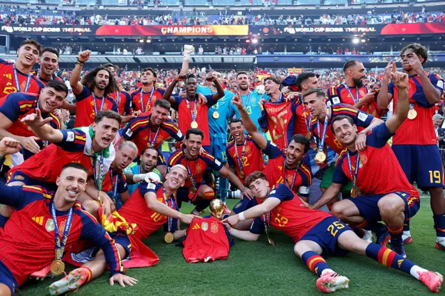 Jogadores comemorando