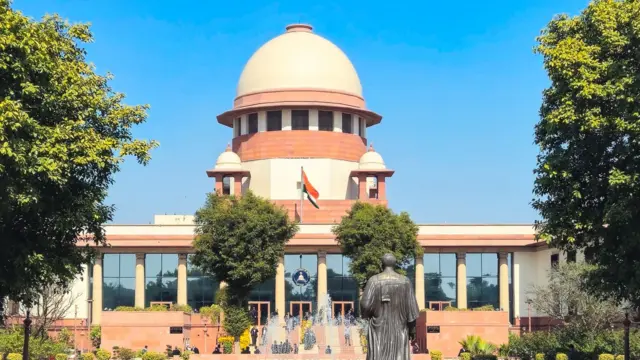 सुप्रीम कोर्ट ने राम मंदिर चढ़ावा मामले पर दाख़िल कई याचिकाओं के समूह पर सुनवाई की