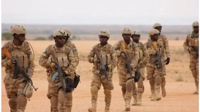 Dagaal ayaa la sheegay inuu dhex maray labada dhinac