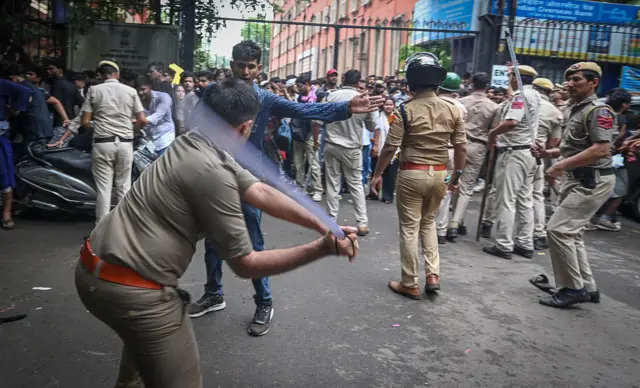 সোমবার সিজেপির 'সংসদ চলো' কর্মসূচিতে দিল্লি পুলিশের লাঠিচার্জ