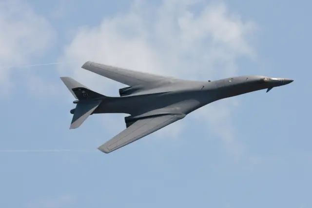 Diyaaradda B-1
