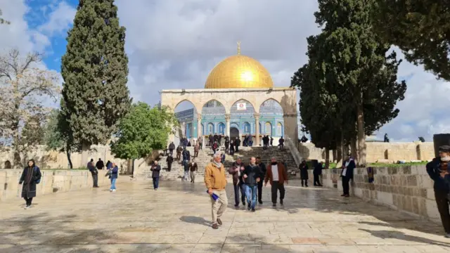 Wasiirka ayaa galay masjidka barakeysan Al-aqsa Ben Gvir