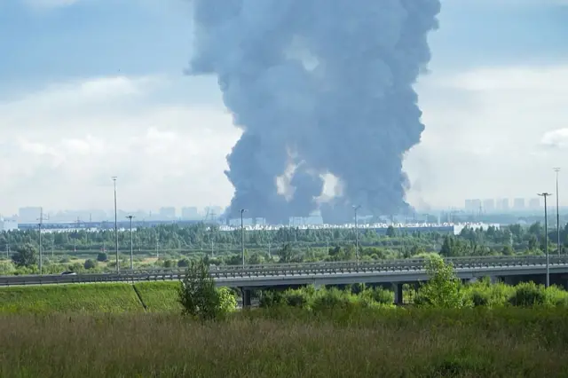 Так пожар виден из Ленинградской области