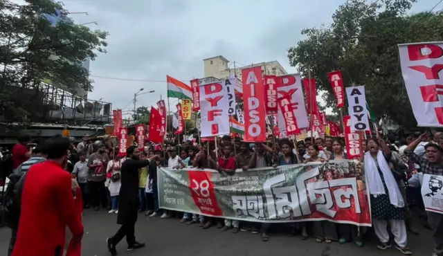 কলকাতায় বামপন্থী ছাত্র-যুব সংগঠনগুলির সঙ্গেই সিজেপি সমর্থকরাও মিছিলে যোগ দিয়েছেন