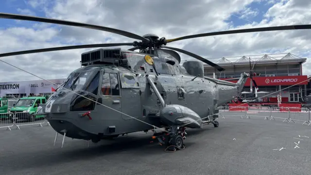 вертолет Westland WS-61 Sea King