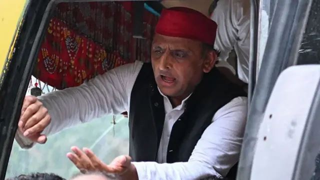 अखिलेश यादव