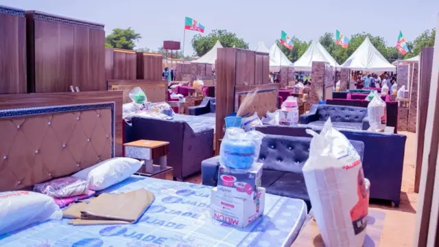 Gwamnatin jihar Kebbi ta yi wa mutum 300 auren gata
