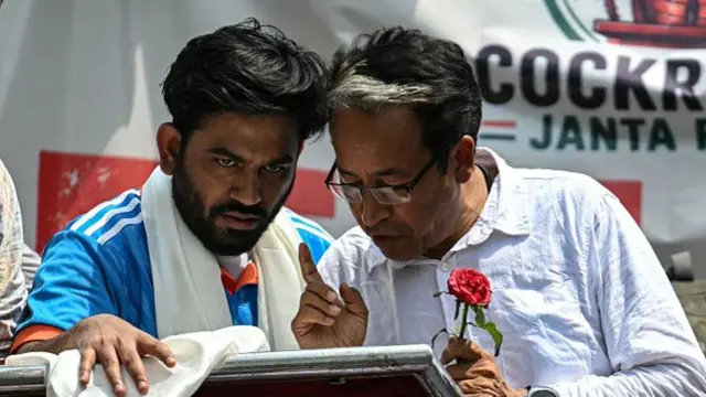 अभिजीत दीपके और सोनम वांगचुक