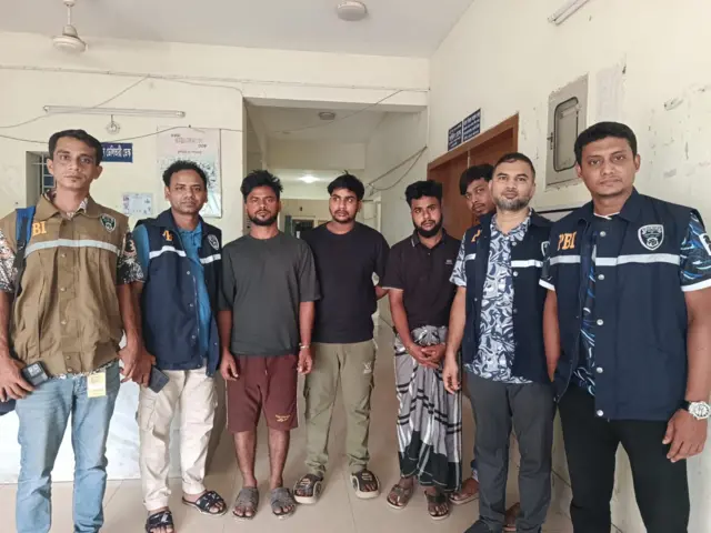 ফেসবুকে ‘তান্ত্রিক’ সেজে বাংলাদেশ-ভারতে প্রতারণা করা চক্রের তিনজন গ্রেফতার