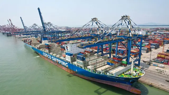 La enorme inversión china en el puerto de Chancay es síntoma de la confianza extranjera en la economía peruana a pesar de las crisis.