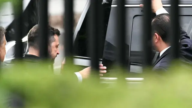 Зеленский на выходе из Белого дома
