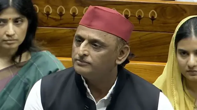 अखिलेश यादव