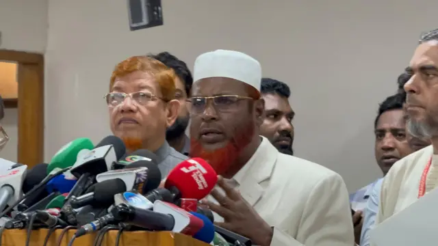 সিইসির সাথে বৈঠকের পর সাংবাদিকদের ব্রিফিং করেন জামায়াতের সেক্রেটারি জেনারেল মিয়া গোলাপ পরওয়ার