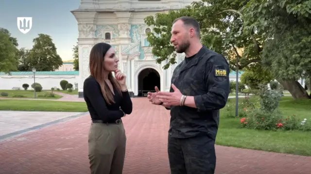 Лора Лумер и Евгений Хмара беседуют