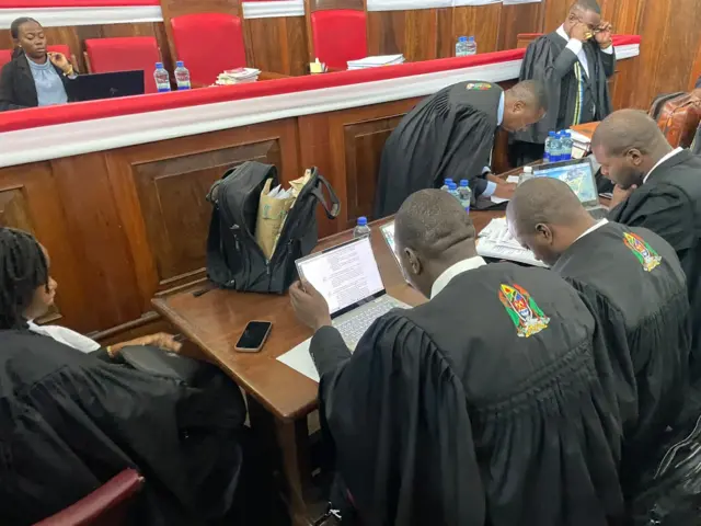 Watendaji mbalimbali wa Mahakama