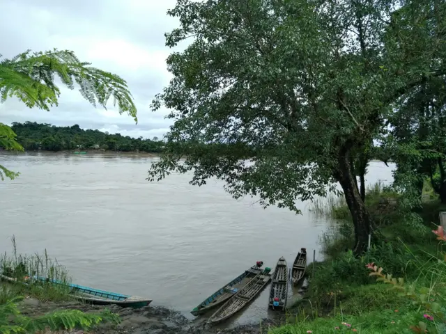ခန္တီးမြို့ ချင်းတွင်းမြစ်ကမ်းတစ်နေရာ (ပုံဟောင်း)