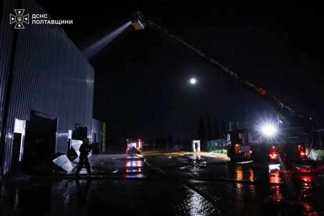 Спасатели после атаки в Полтавской области