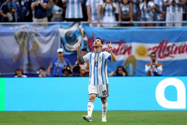 ليونيل ميسي يحصل على جائزة أفضل لاعب في مباراة الأرجنتين والرأس الأخضر
