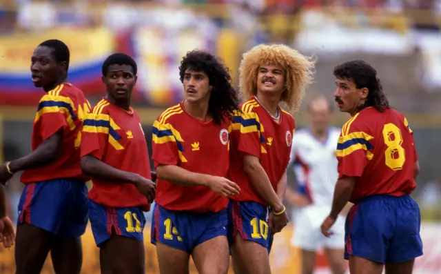 لاعبو كولومبيا خلال المباراة مع يوغوسلافيا في مونديال 1990