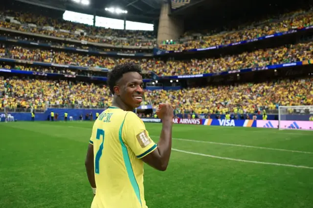 Vini Jr. em campo