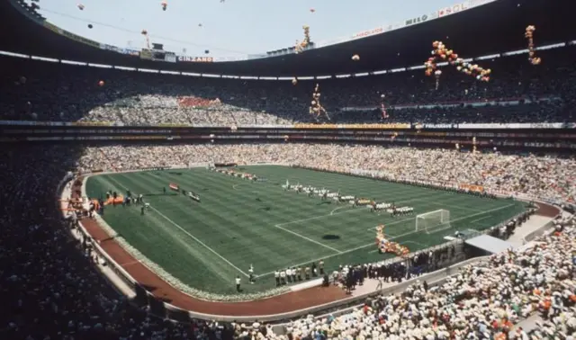 ملعب أزتيكا خلال مباراة في كأس العالم لكرة القدم 1970