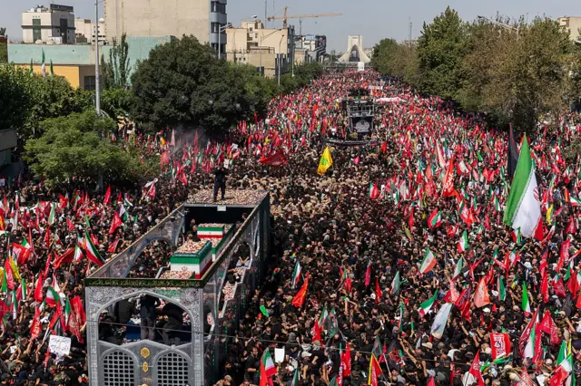 Jana'izar Khemenei a Iran