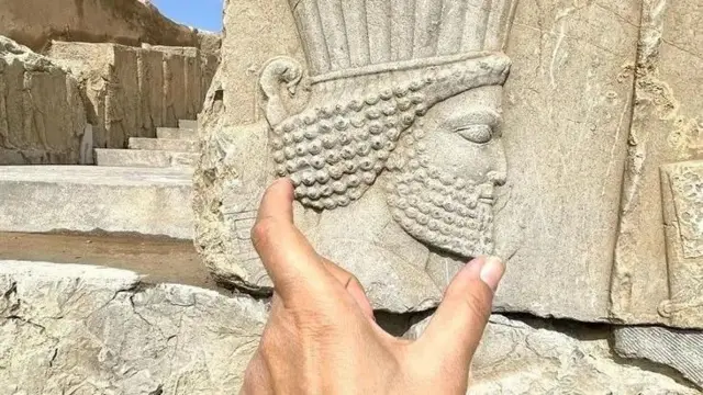 .
