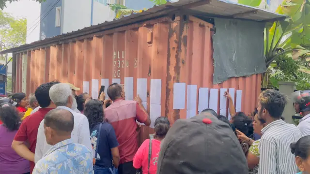 බන්ධනාගාරයේ සිටින රැඳවියන්ගේ ඥාතීන්