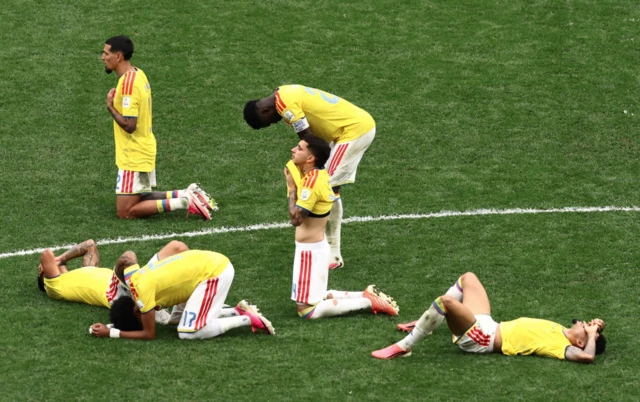 Jugadores de Colombia lamentan la derrota