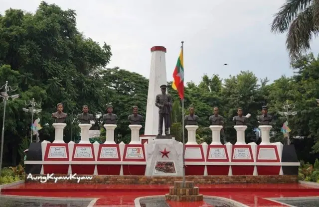 တောင်တွင်းကြီးမြို့မှာ စိုက်ထူထားတဲ့ ဗိုလ်ချုပ်အောင်ဆန်းအပါအဝင် အာဇာနည် ၉ ဦး ကြေးရုပ်တွေ