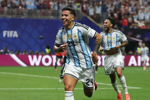 Enzo Fernández celebra