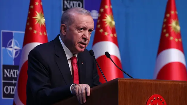 Erdoğan NATO zirvesinde konuşuyor.