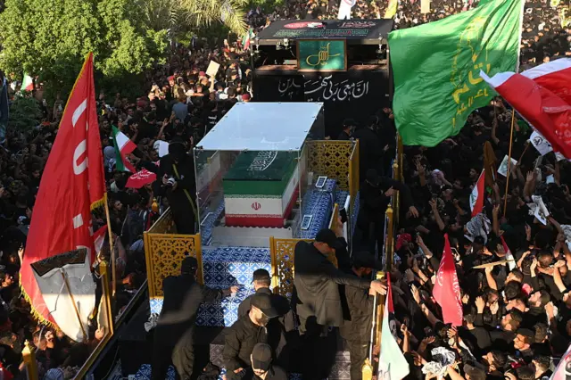 Msafara wa mazishi ya Ali Khamenei