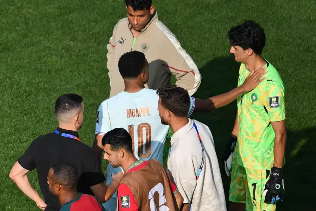 Mbappé y Bono