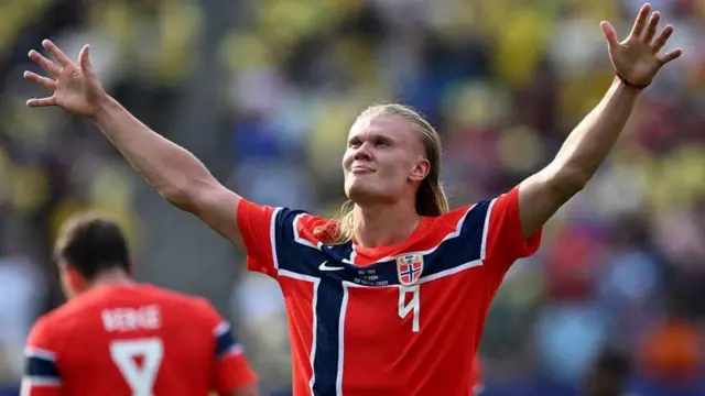 Erling Haaland festeja un gol