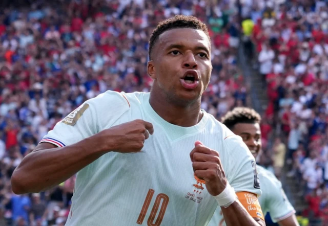 Mbappé celebra su gol