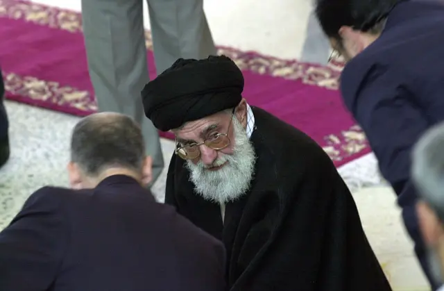 خامنئي عام 2004