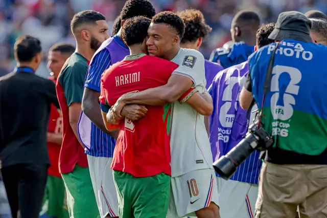 Kylian Mbappé y Achraf Hakimi