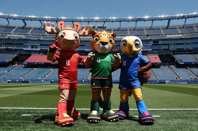 Maple, el alce de Canadá; Zayu, el jaguar de México; y Clutch, el águila calva de Estados Unidos