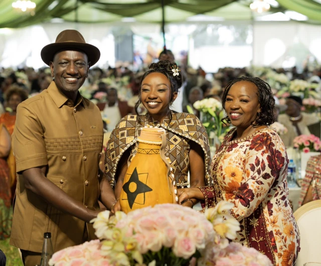 Ruto, gabadhiisa iyo xaaskiisa