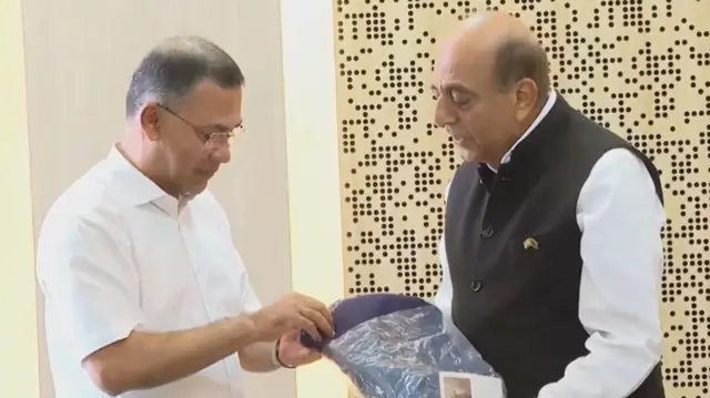 तारिक़ रहमान और दिनेश त्रिवेदी