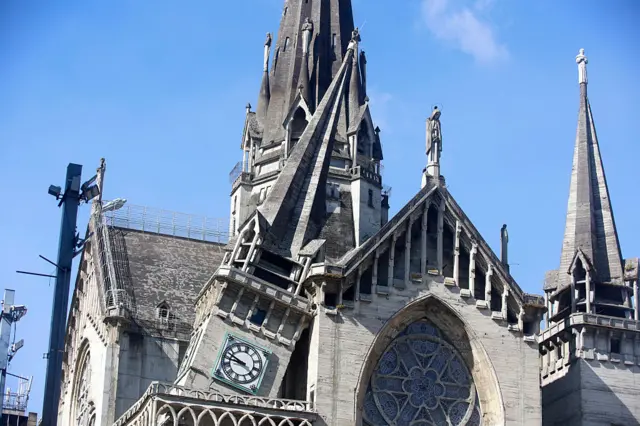 Catedral de Manizales luego del terremoto