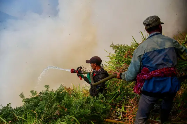Bromo Tengger Semeru လို့ ခေါ်တဲ့ သဘာဝဥယျာဥ်ထဲ မီးငြှိမ်းသတ်