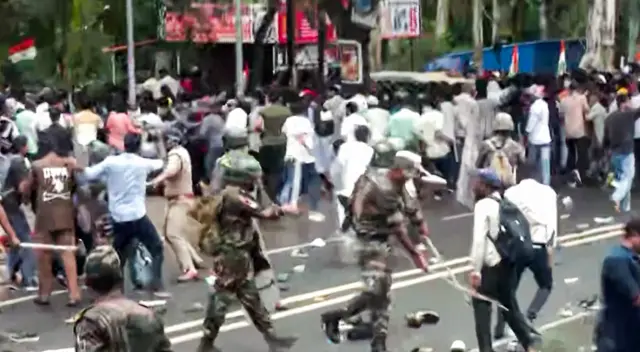 রাঁচিতে আন্দোলনকারীদের ওপর লাঠিচার্জ ঝাড়খন্ড পুলিশের