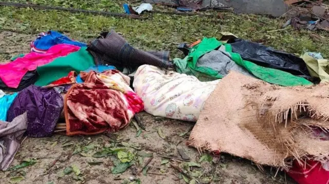 သံတွဲလေကြောင်းတိုက်ခိုက်မှုမှာ သေဆုံးသွားသူတချို့ရဲ့ ရုပ်အလောင်းတွေ