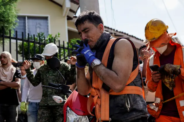 Labores de rescate tras el terremoto