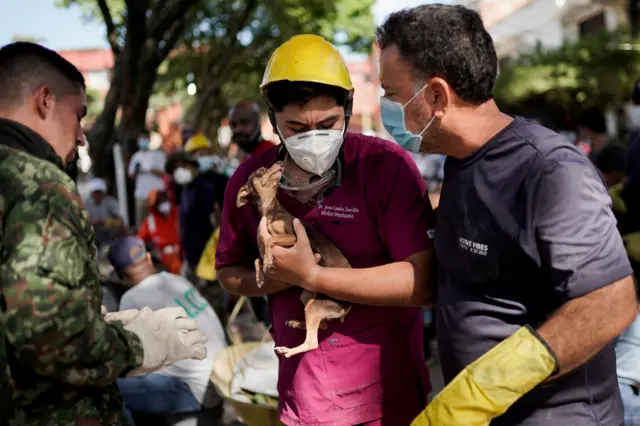 Labores de rescate tras el terremoto