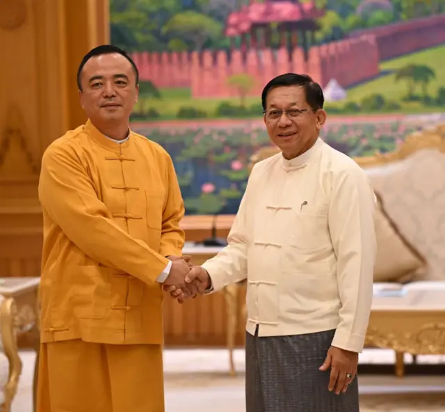 မိုင်းလားခေါင်းဆောင် ဦးထိန်လင်းနဲ့ ဦးမင်းအောင်လှိုင်