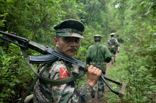 ကချင်လွတ်လပ်ရေးတပ်မတော် (KIA) တပ်ဖွဲ့ဝင်ဟောင်း
